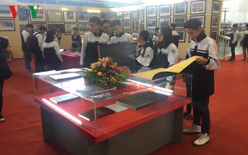 Bac Kan hosts marine sovereignty exhibition - ảnh 1